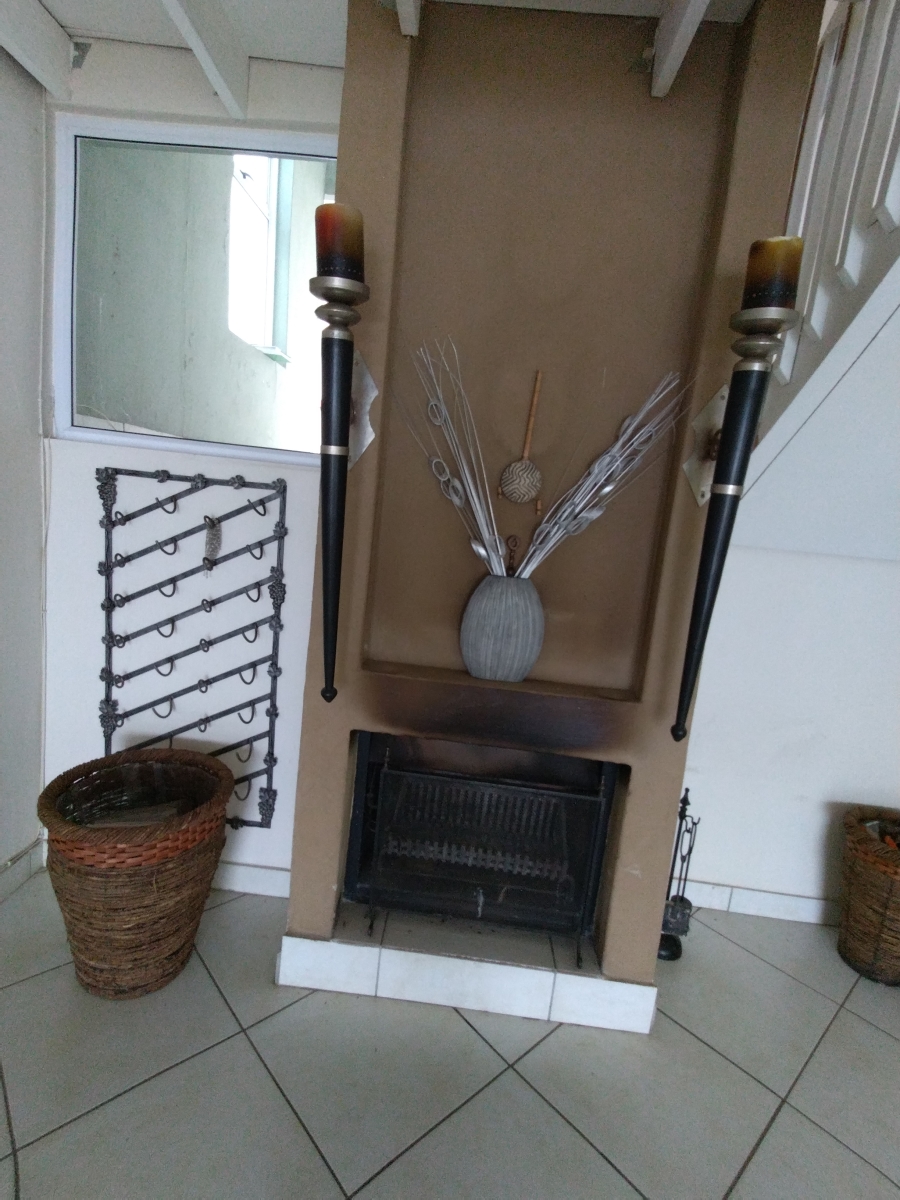 3 Bedroom Property for Sale in Kosmos North West